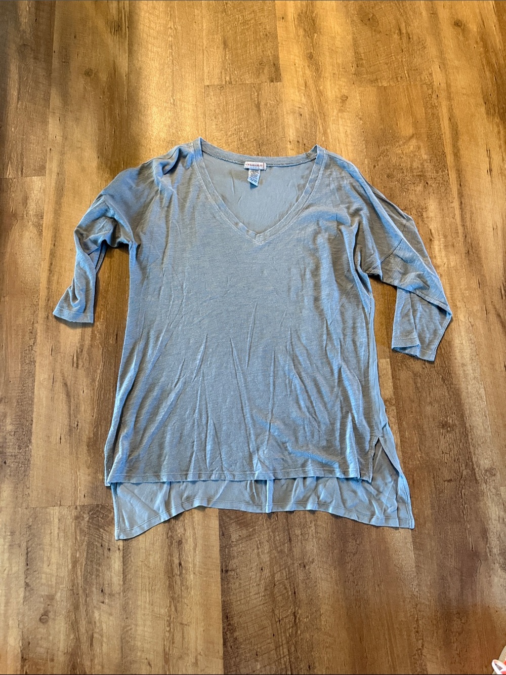🤍 Wearables Soft Gray V-Neck Tunic Top
